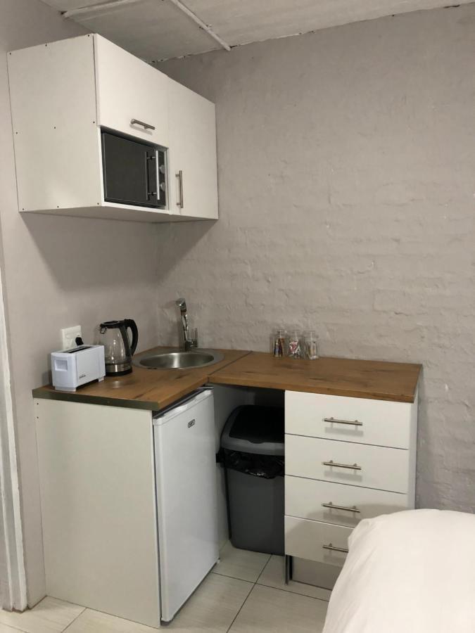 Second Best Accommodation East London Bagian luar foto