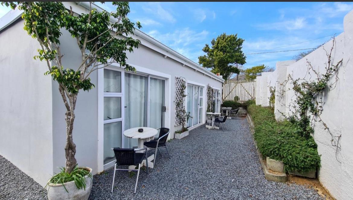 Second Best Accommodation East London Bagian luar foto