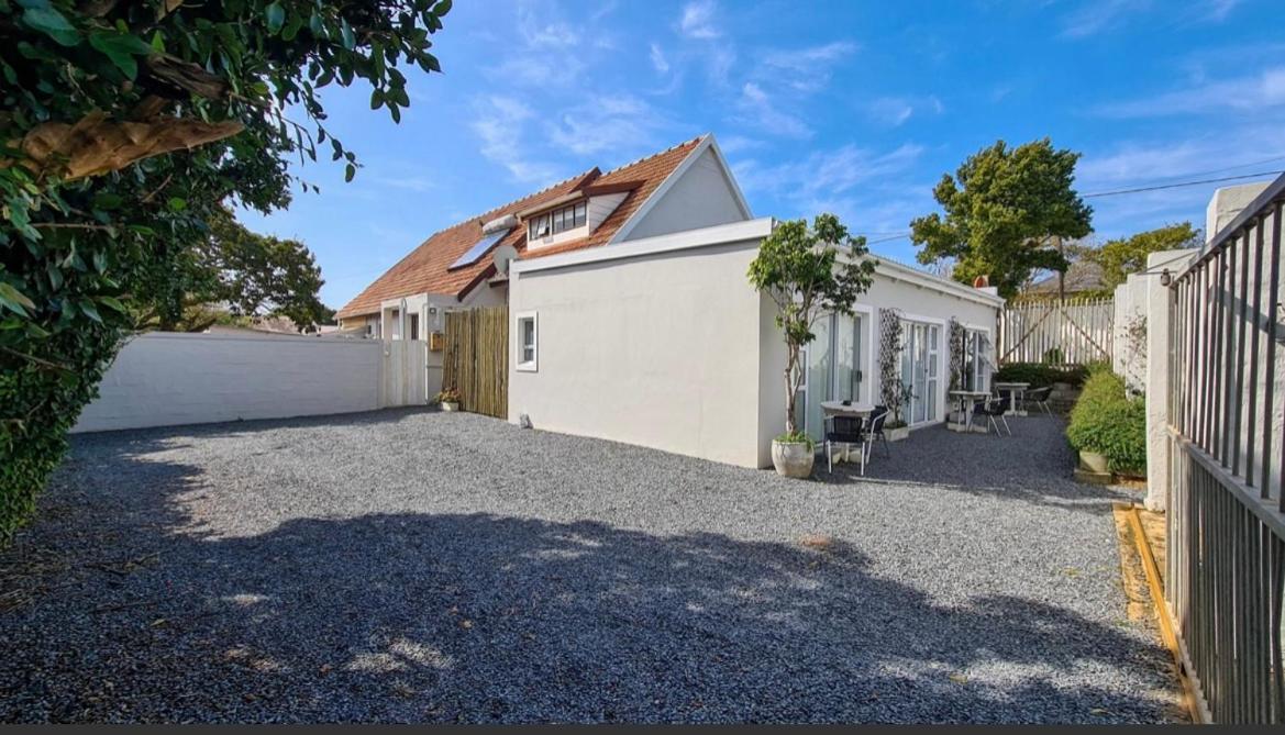 Second Best Accommodation East London Bagian luar foto